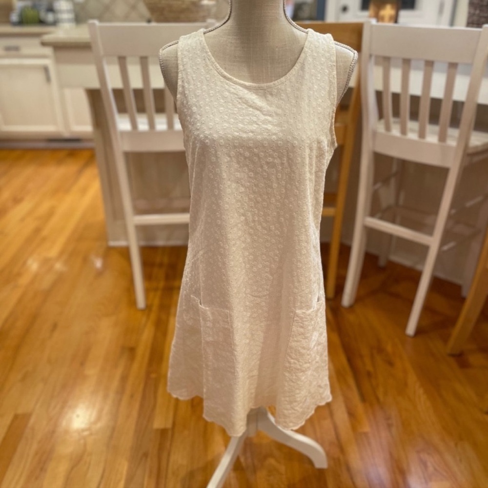 Cousin Earl white lace eyelet sleeveless shift dress